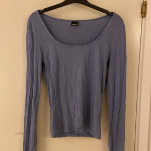 Blå långärmad topp från Gina Tricot - Blå långärmad tröja med utsvängda armar från Gina💙