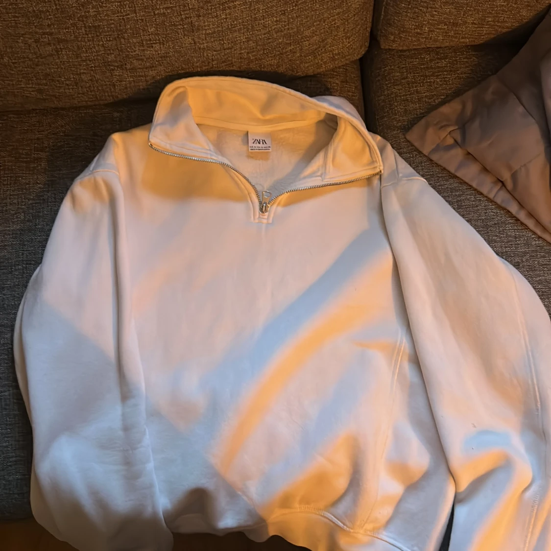 Vit half zip tröja från Zara