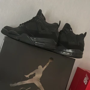 Jordan 4 black cat - Jordan 4 black car andvänds sparsamt. 