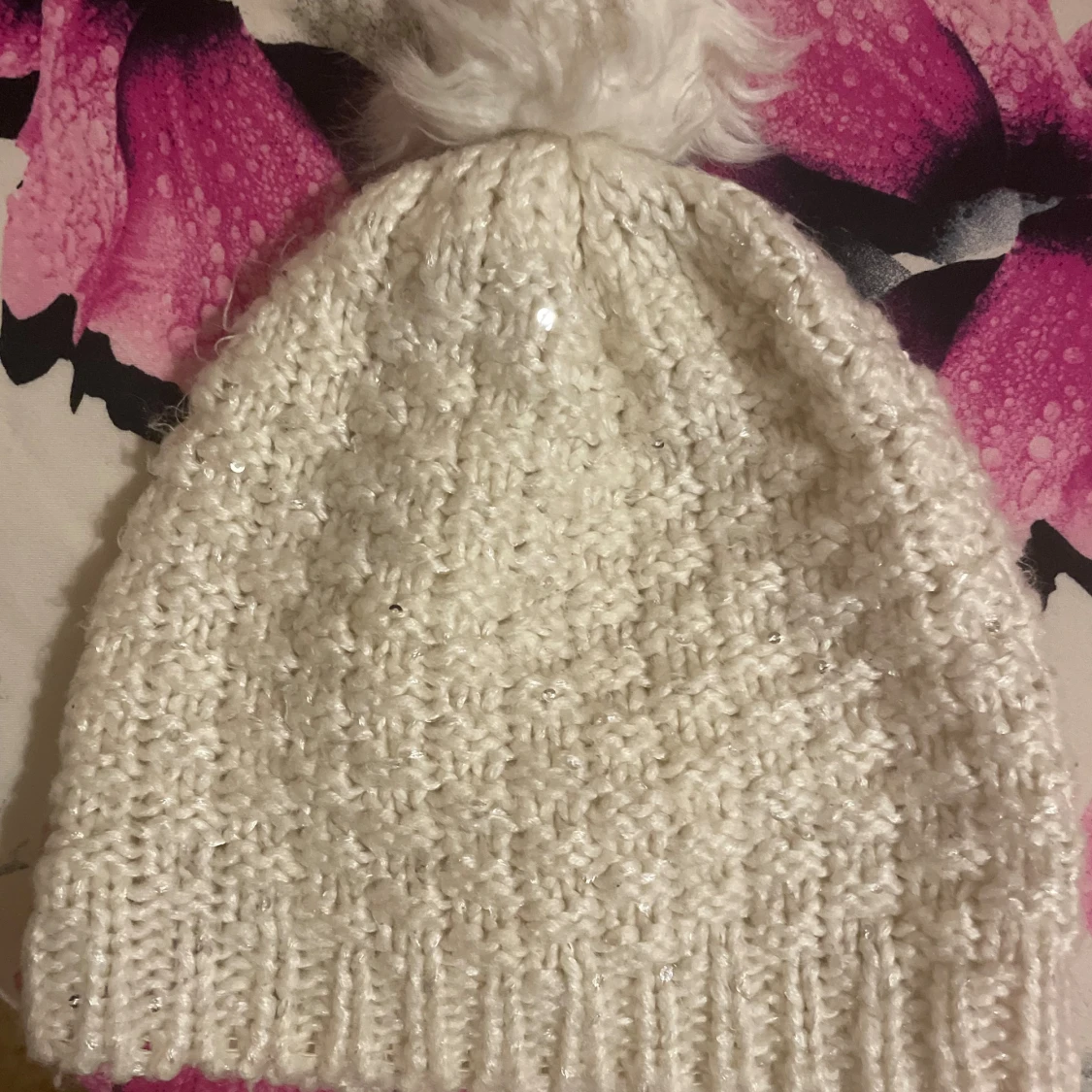 Vit stickad mössa med paljetter Kappahl - 2