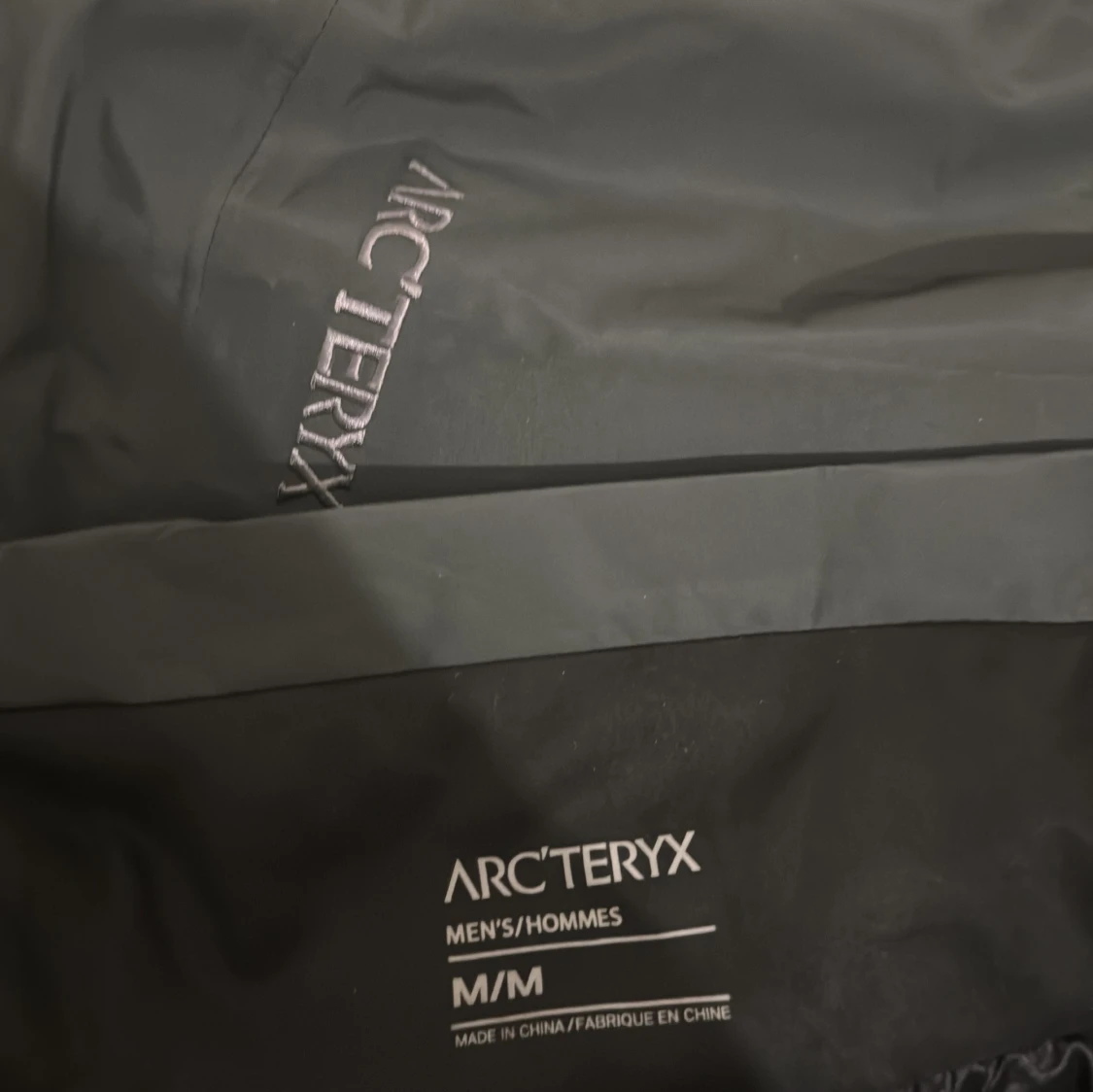 Mörkgrå dunjacka från Arc'teryx - 3