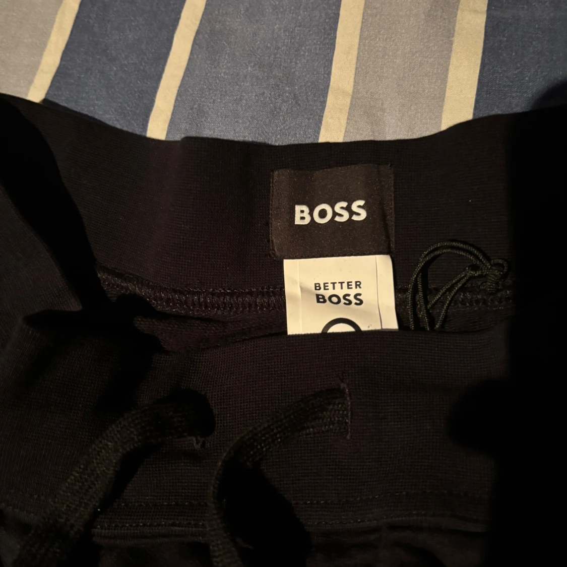 Svarta mjukisbyxor från BOSS - 1