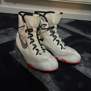 Nike boxningsskor - Nike boxningsskor machomai 2 bra form o inte sönder nån stans köpte för 1.700 säljer för 900 