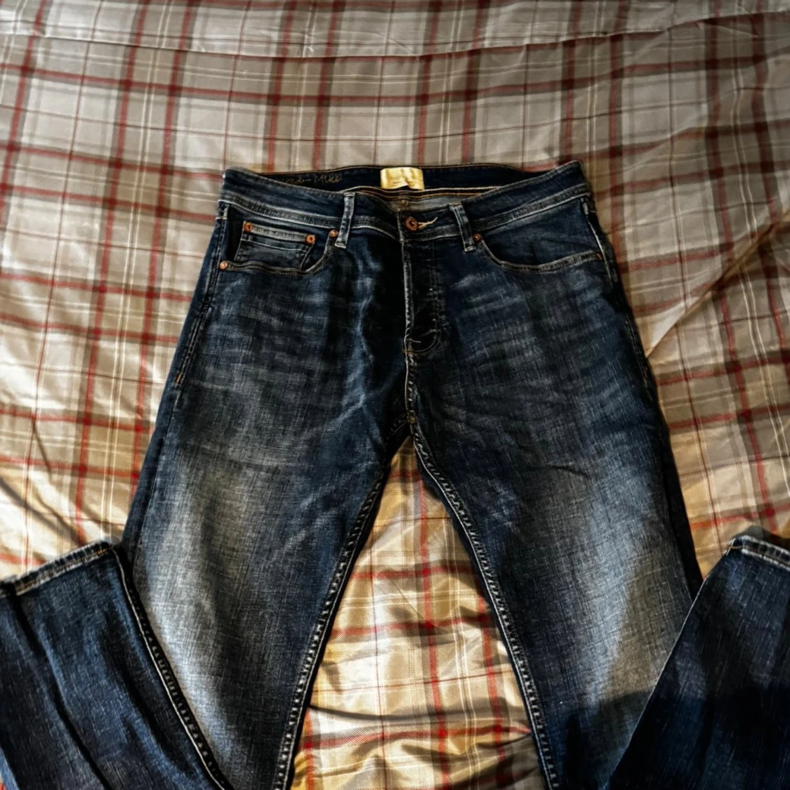 Mörkblå jeans från Jack & Jones - 1