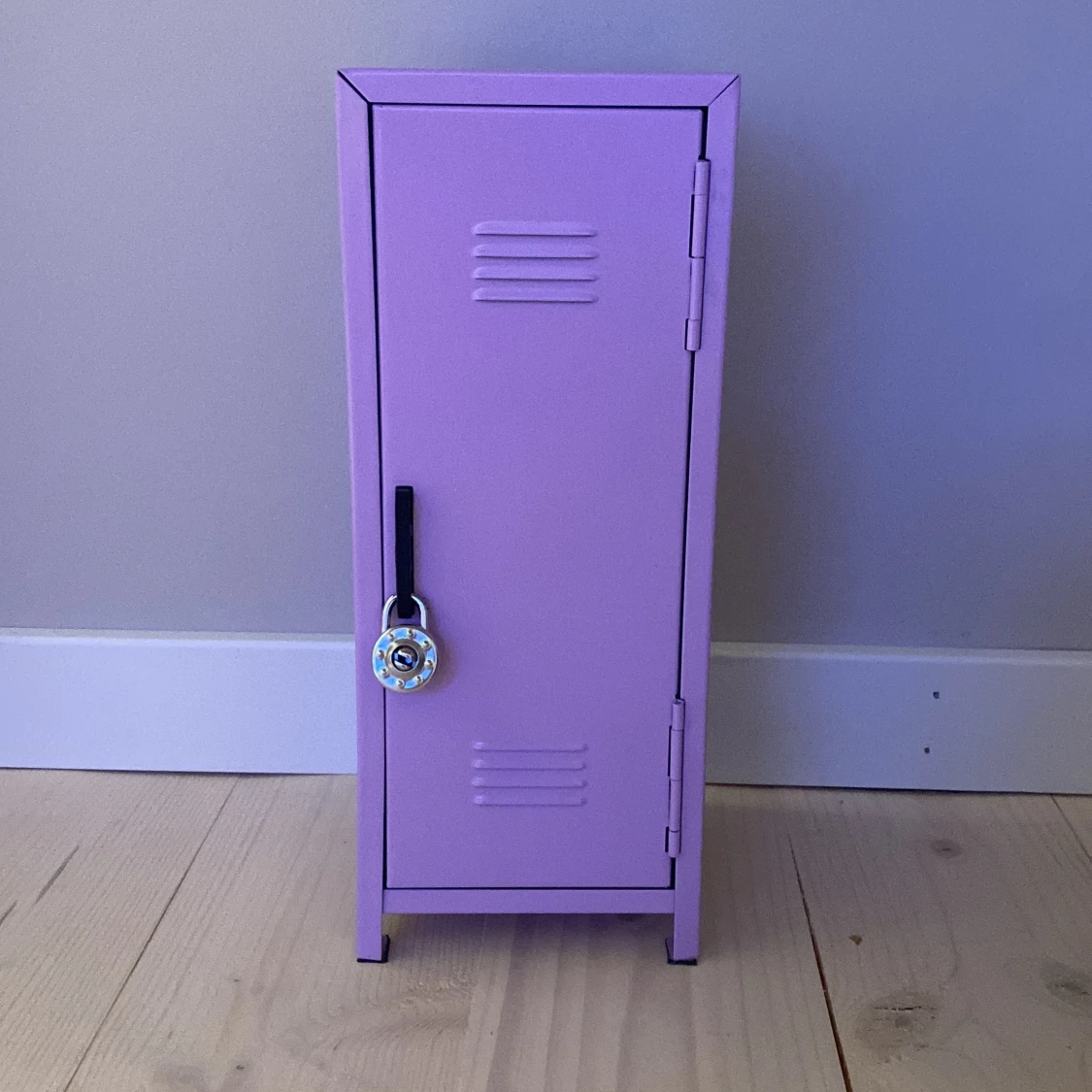 Mini skåp med magneter 