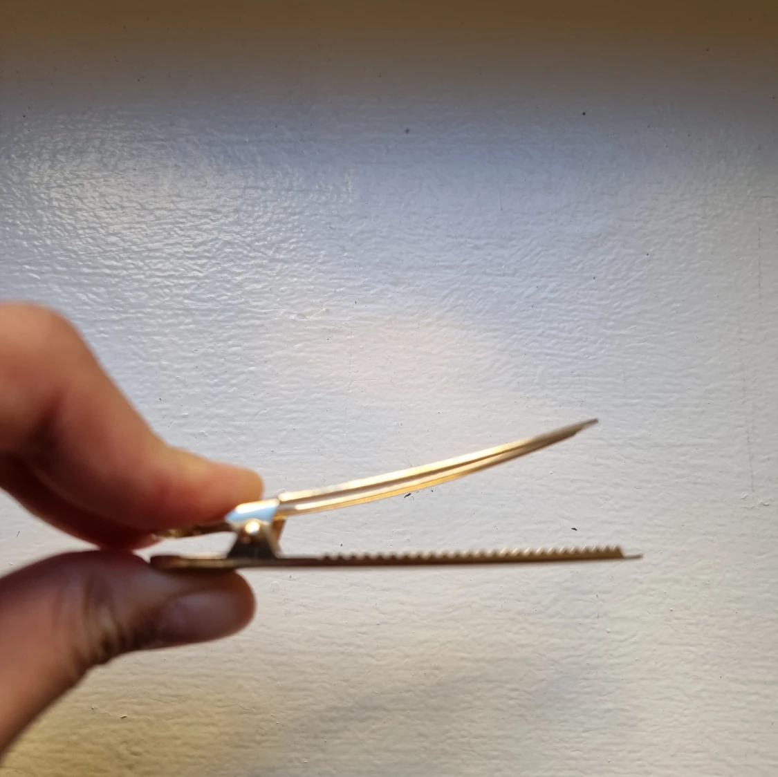 Guldigt hårspänne i metall - 2