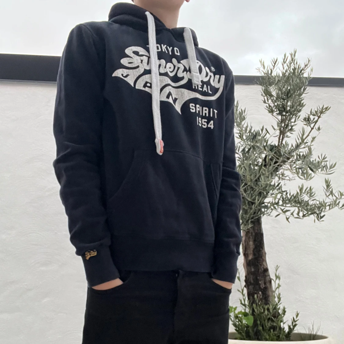 Svart Superdry hoodie med vit logga - 3