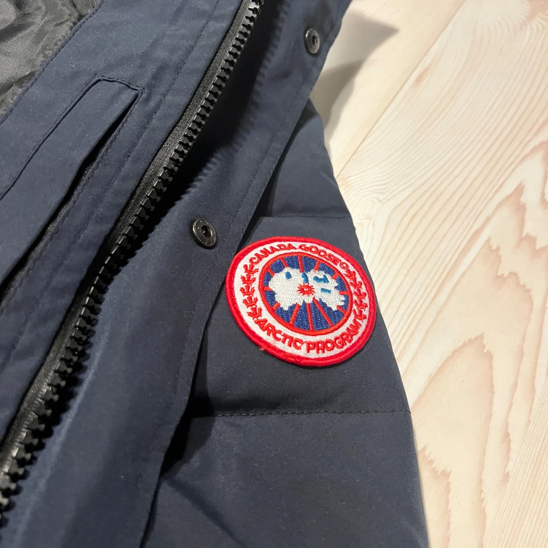 Mörkblå dunjacka från Canada Goose - 1