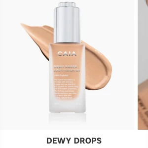 Caia dewy drops - Caia dewy drops färgen 30C. Säljer då färgen inte passade mig. Helt magisk foundation beställde en till i rätt färg direkt🤗 endast provad en gång 