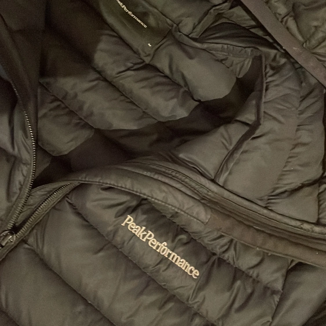 Svart dunjacka Peak Performance M - 2