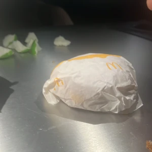 Cheeseburgare  - Cheeseburgare fint skick, öppnad förpackning men oanvänd, finns runt 3 lökbitar men dom är väldigt finhackade