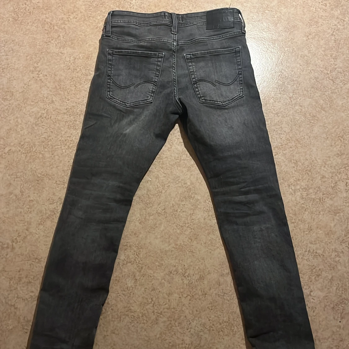 Grå slim jeans från Jack & Jones - 1