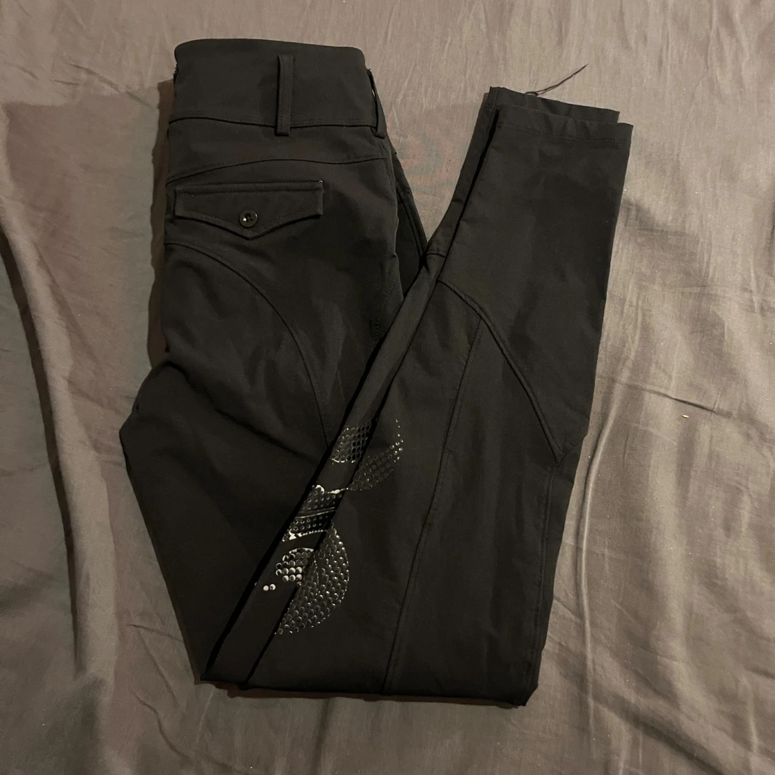 Svarta ridbyxor med silikongrepp