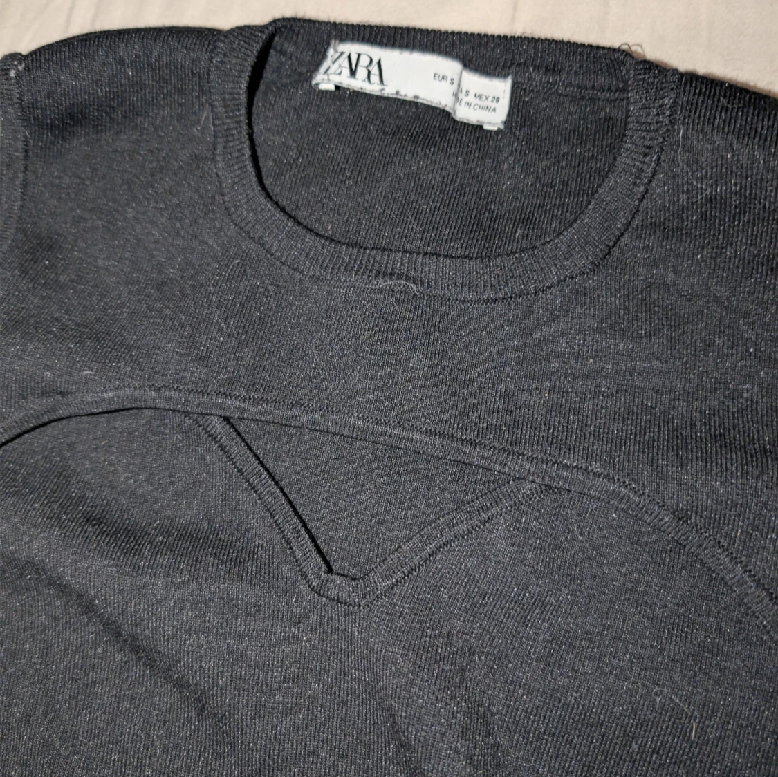 Svart stickad croptop från Zara - 1