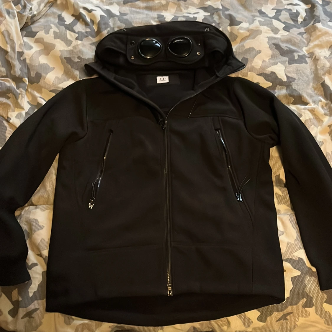 Svart Goggle Jacket från C.P. Company