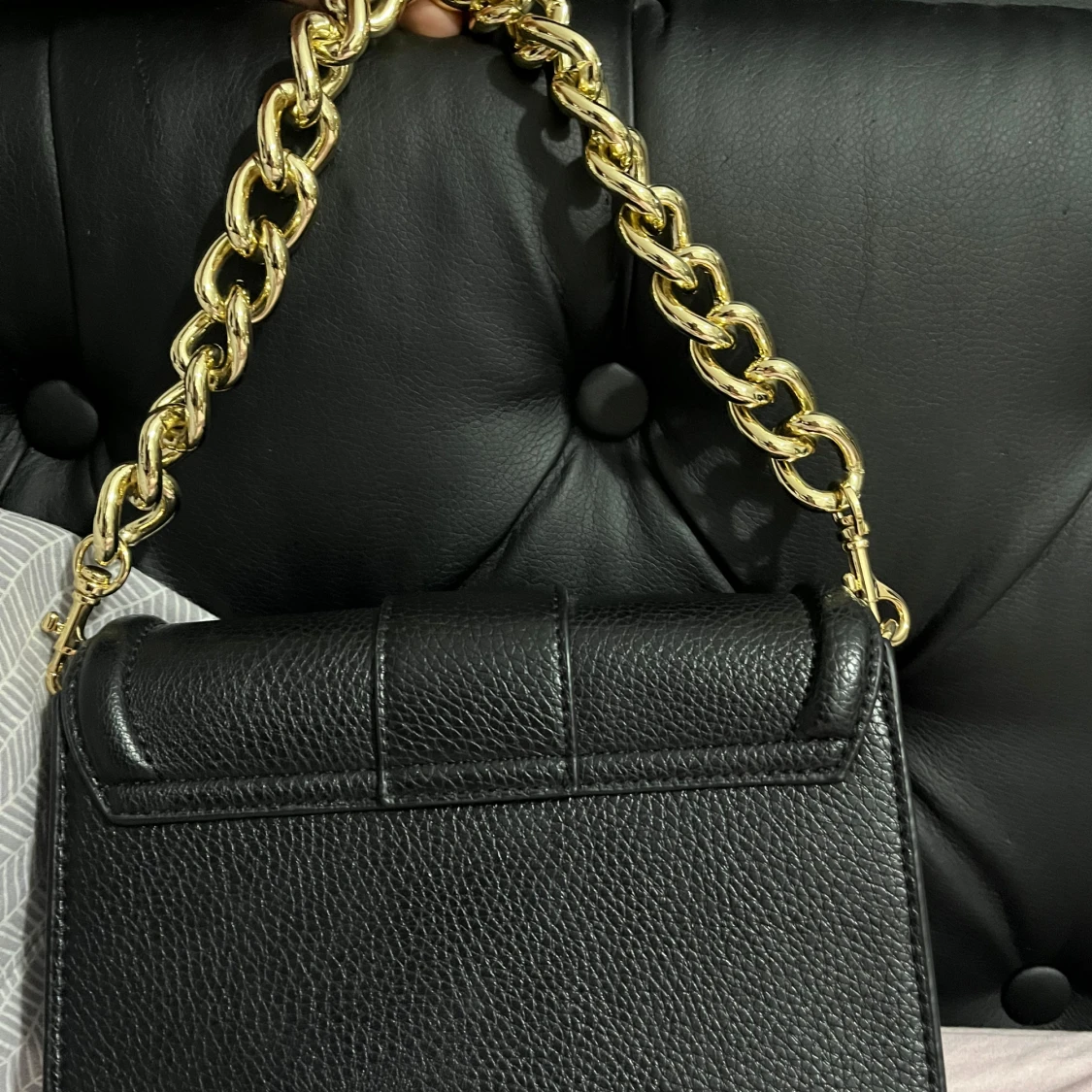 Svart axelväska från Versace Jeans Couture - 1