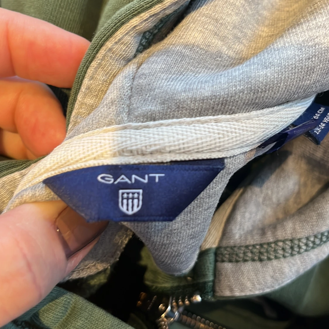 Grön ungdoms hoodie från GANT med dragkedja - 3