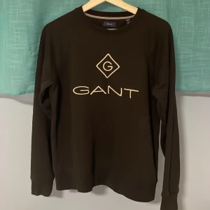 GANT tröja - Säljer denna GANT tröja då den inte passar längre. storlek S. Nypris ca 1000kr
