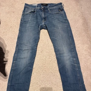 Replay jeans blå straight fit 31/34 - Snygga blå jeans från Replay. St 31/35