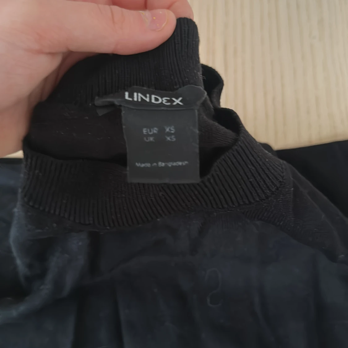 Svart kortärmad tröja från Lindex XS - 1
