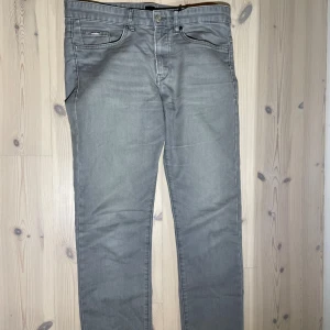 Hugo Boss jeans - Hugo Boss jeans | Storlek 31/32 | Mycket bra skick | Skriv till mig vid frågor eller fler bilder!📩