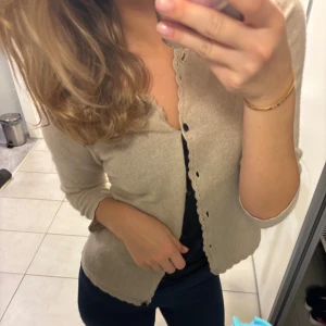 Beige kofta - Gosig från custommade