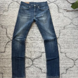 Dondup jeans - Tjena! Säljer ett par riktigt snygga Dondup jeans | väldigt bra skick | size w30 |  HÖR AV ER AV MINSTA LILLA!