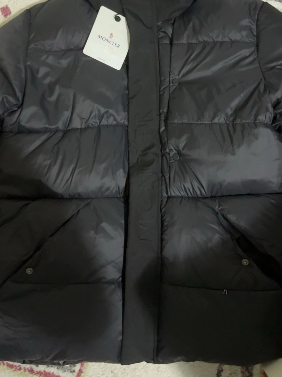 Svart Moncler dunjacka med huva - 4