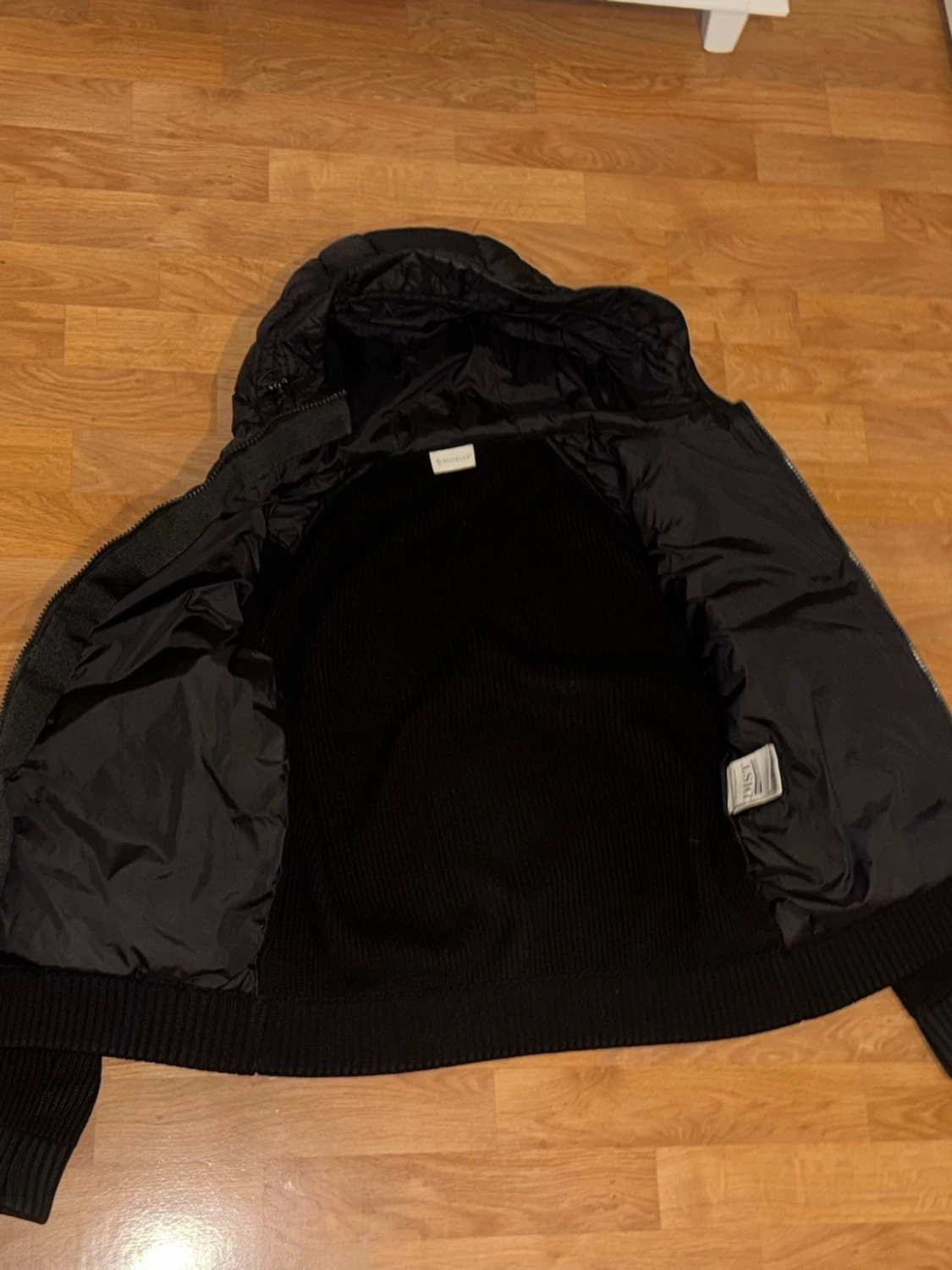 Svart teddyjacka från Moncler - 1