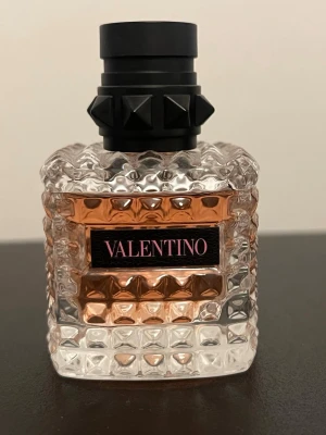 Valentino Born in Roma - Se bild för mängd kvar. Passar tyvärr inte mig i doften