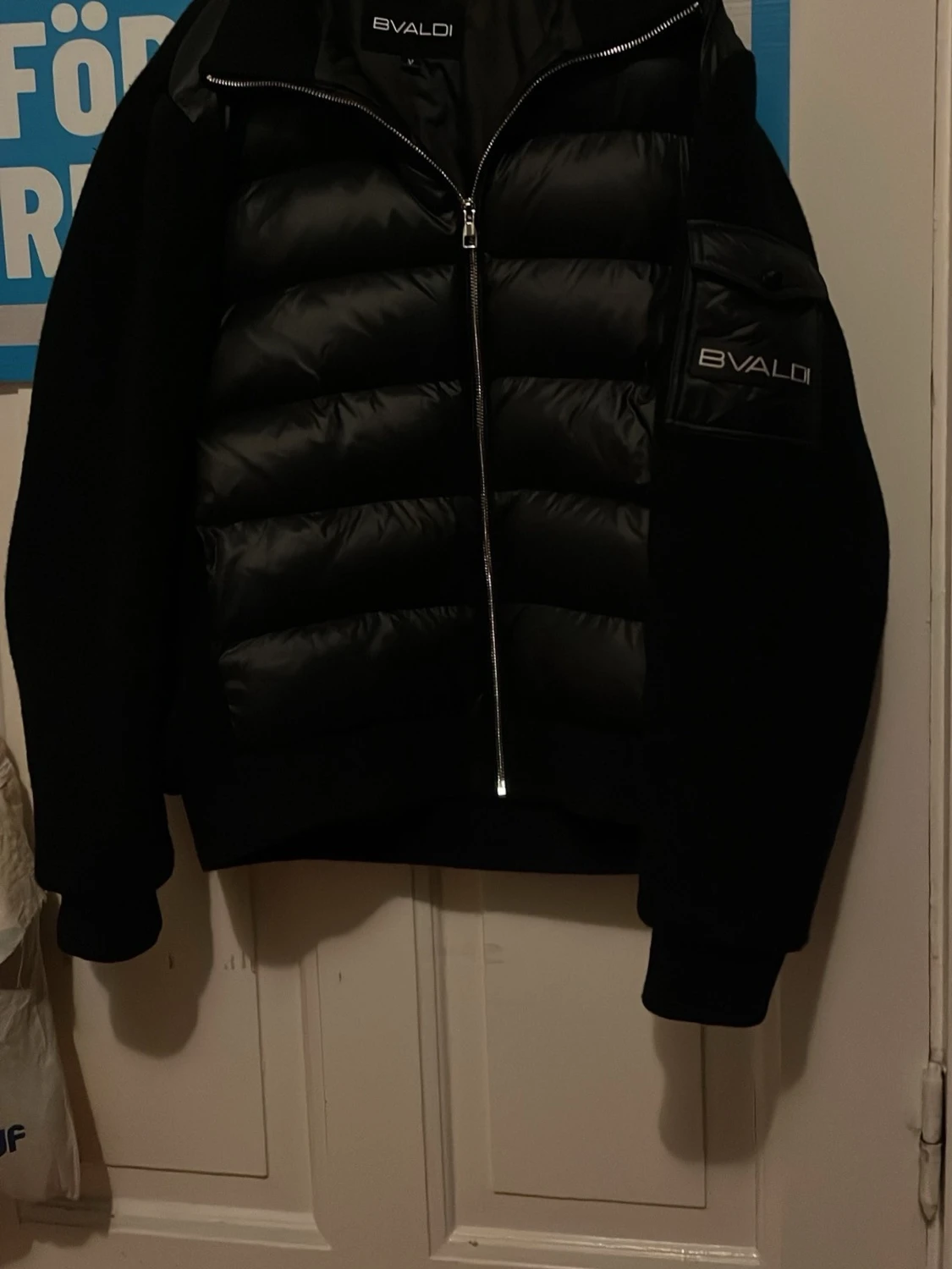 Svart cardigan från Bvaldi