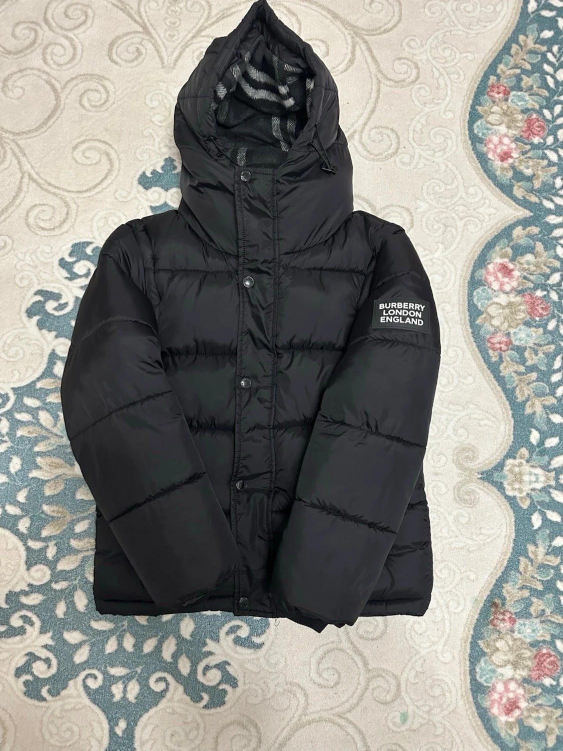 Svart pufferjacka från Burberry