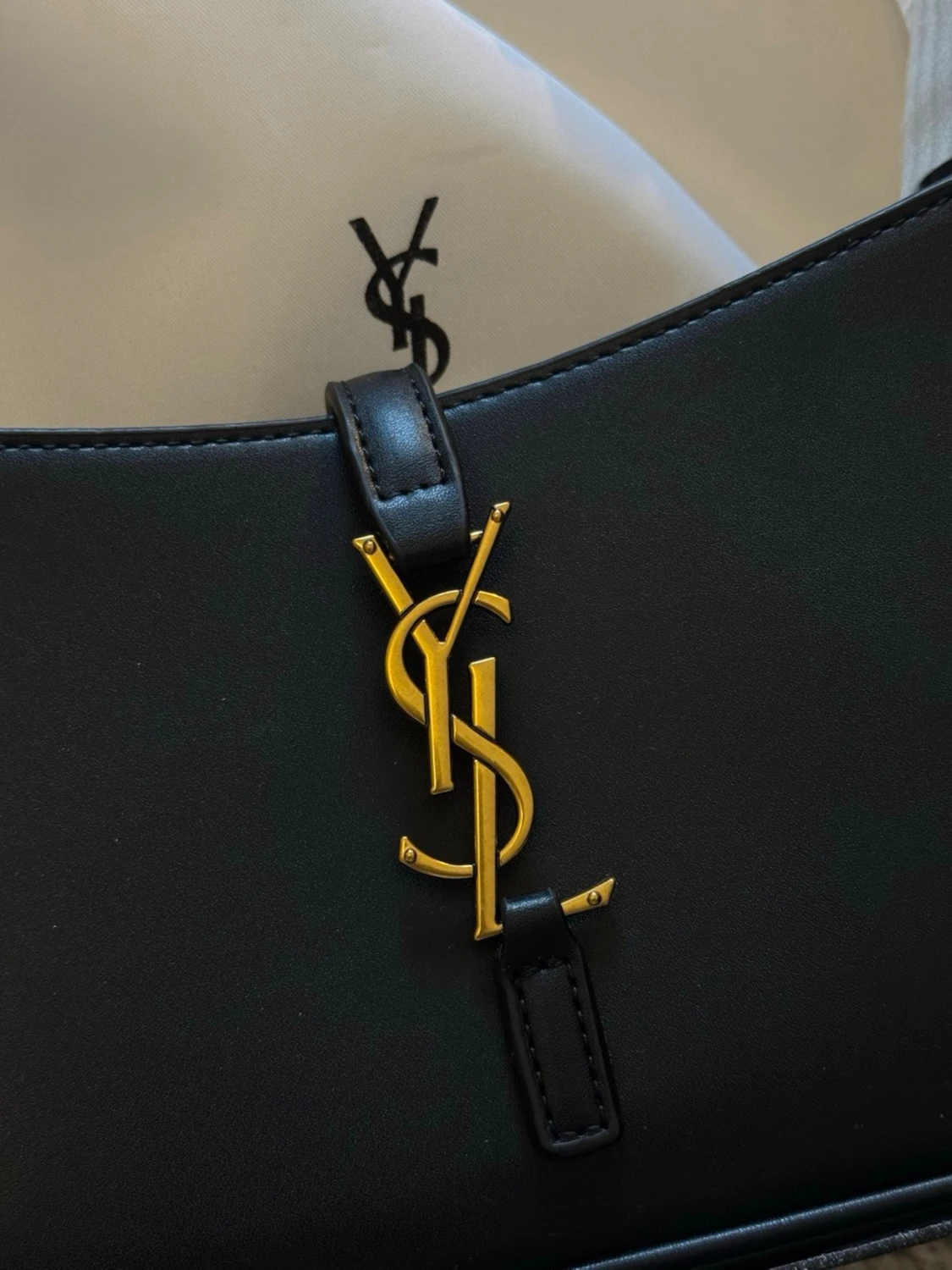 Svart Axelväska - 2