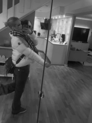 Vit pufferjacka från Colmar - Den är lagad vid höger arm men annrs är den i bra skick. Priset kan absolut diskuteras 