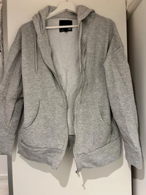 Kofta - Vanlig grå kofta varm och skönt 