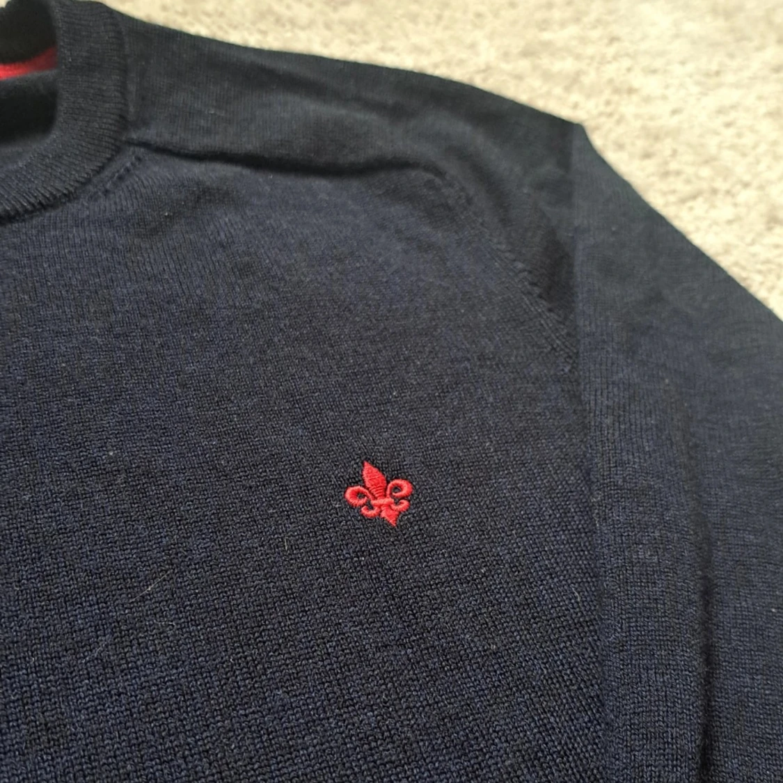 Marinblå Morris tröja - 100% merinoull  - 2