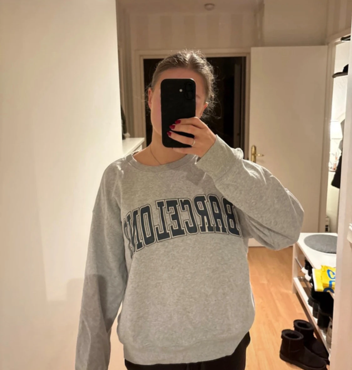  Grey “Barcelona” Sweatshirt – Size M – H&M