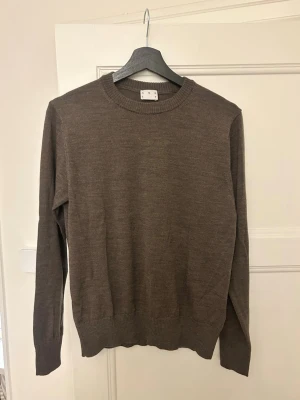 Merinotröja från Asket - Näst in till ny Merinotröja från Asket. Mycket fint skick. Storlek XS. Nypris 1400kr