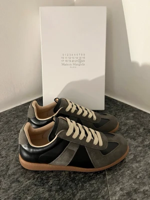 Maison Margiela Gats - Svart gråa Maison Margiela skor. Helt nya!