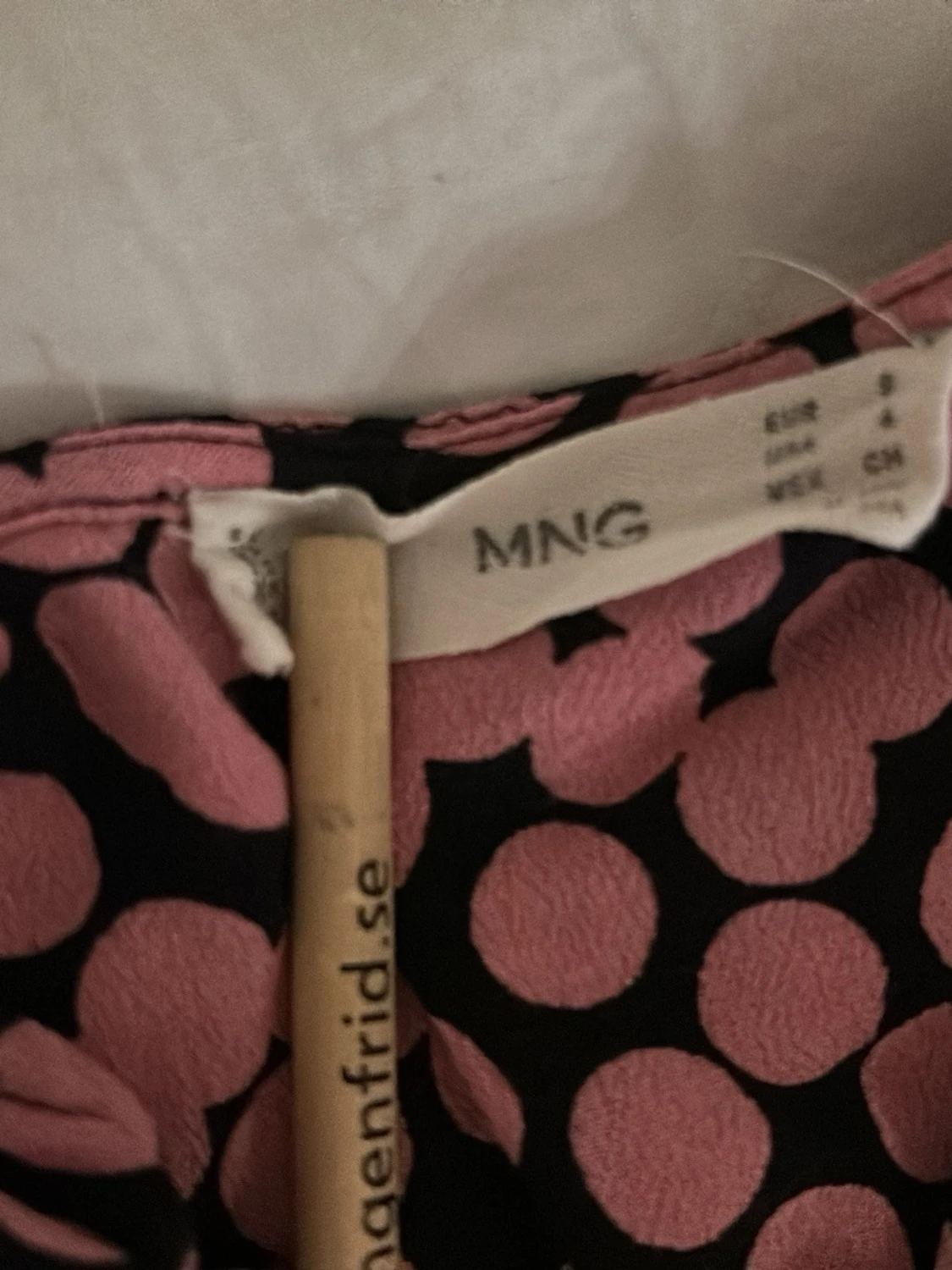 Rosa svart prickig blus  - 2