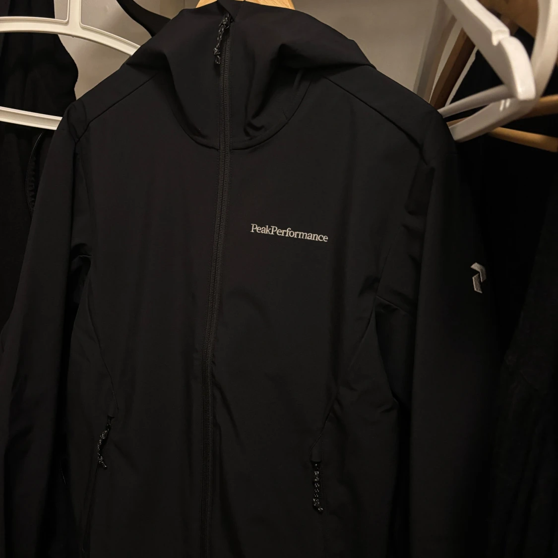 Peak Performance Explore M Jacka. - 2