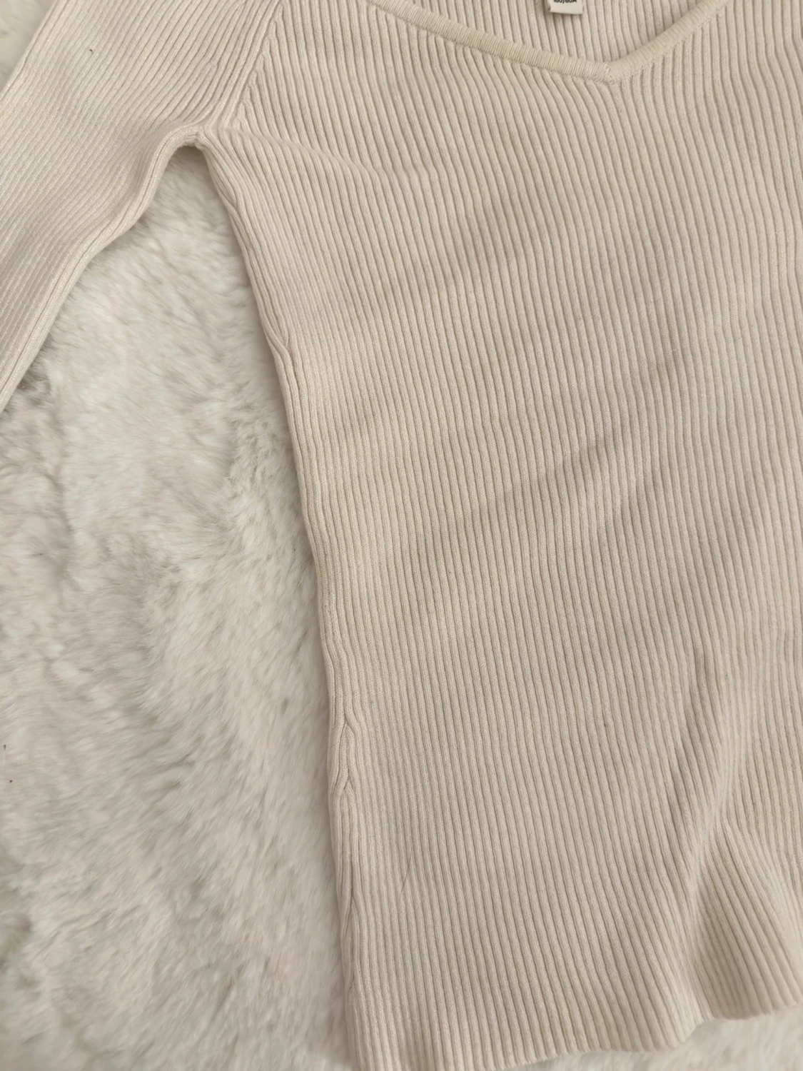 Offshoulder ribbad topp  - 2