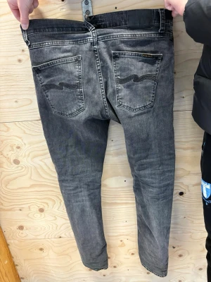 Nudie jeans - Nudie jeans storlek 30/32 bra skick modell lean dean 