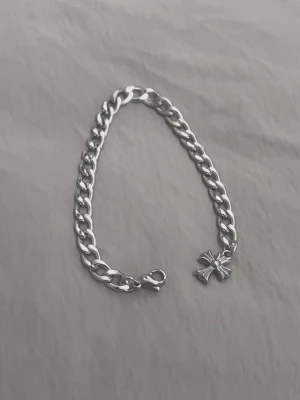 Statement Minimalist Cross Bracelet - Unisex, rostfri, 18 cm