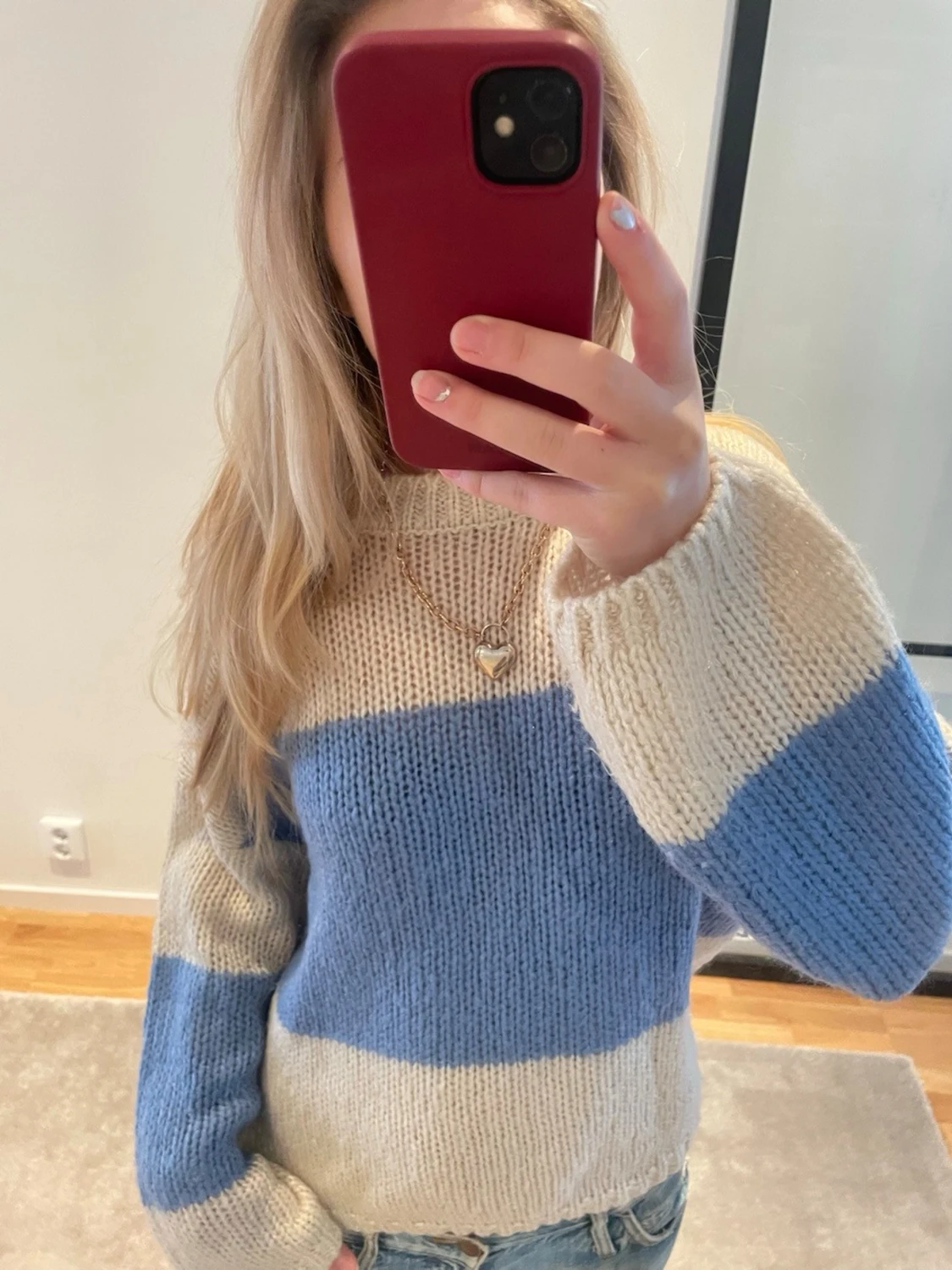 Randig stickad tröja i blått och vitt - 2