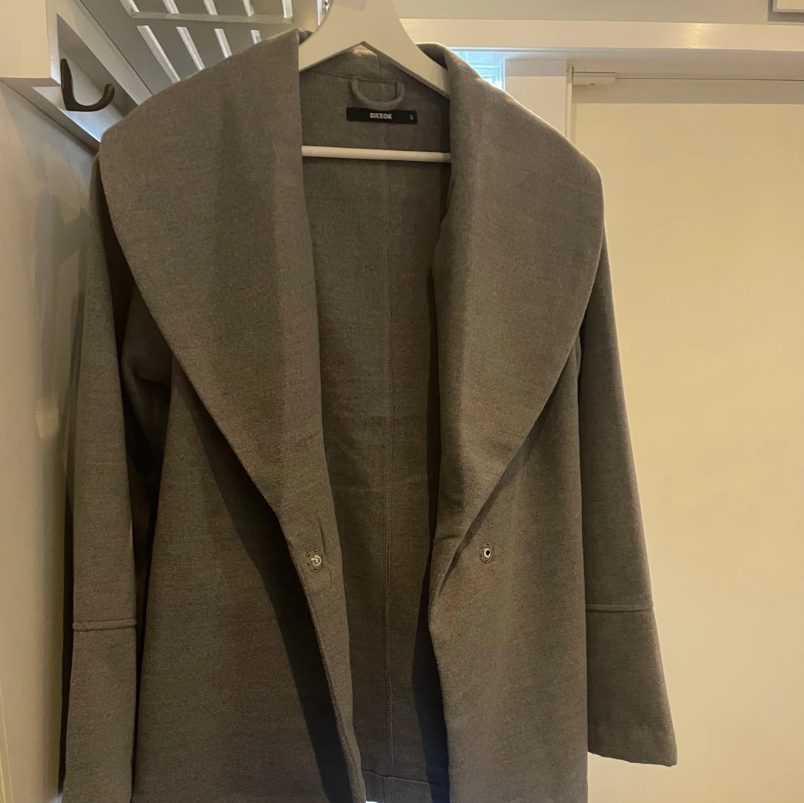 Grå kappa  - 4