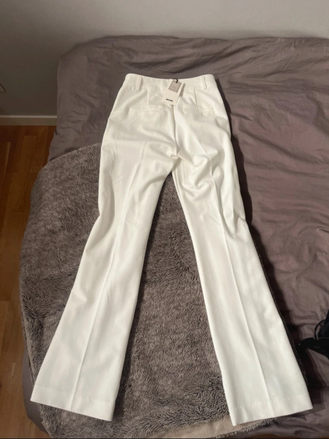 Vita kostymbyxor med bootcut - 1