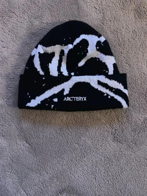 Arc’teryx mössa - Säljer en riktigt snygg mössa från Arc’teryx! Helt ny har endast provats.