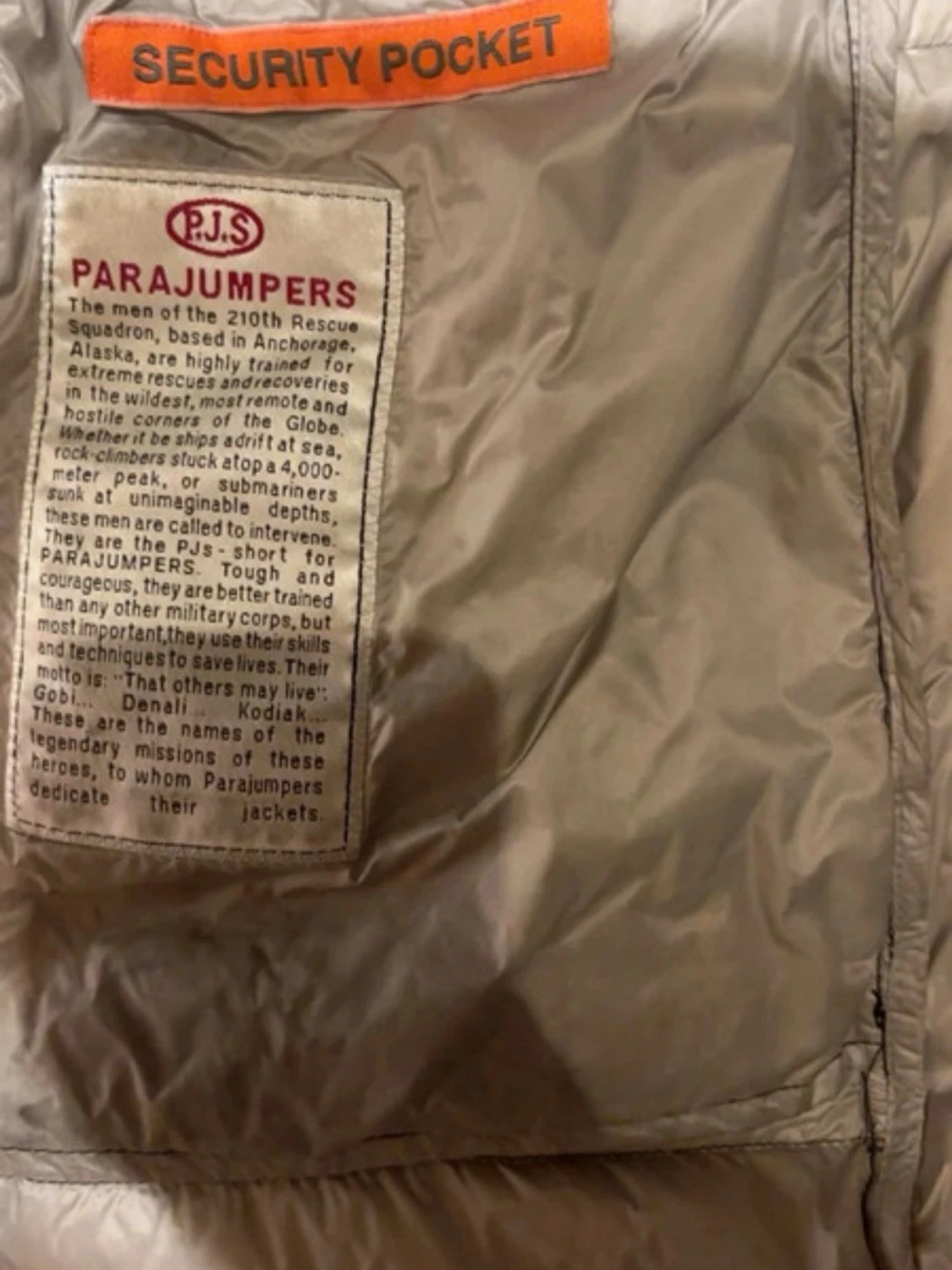 Svart dunjacka från Parajumpers M - 3