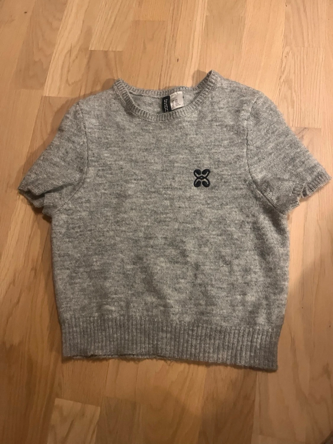 Grå stickad topp från H&M Divided